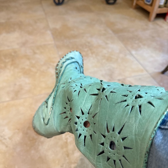Women's Laser-Cut Boots - Picture 9 of 16